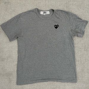 CDG BASIC TSHIRT BLACK EMBLEM